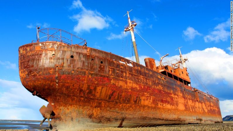 El buque de carga Desdémona fue puesto a tierra en 1985 y muestra muy poco daño estructural.