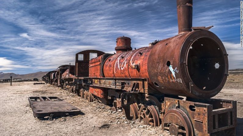 Uyuni (Bolivia) es el hogar de una serie de abandonados y vetustos trenes desde el apogeo de los viajes en el motor a vapor.