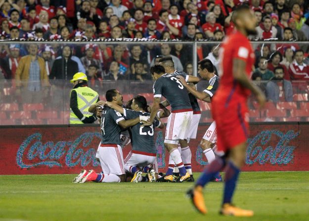 Chile fue goleado por Paraguay en casa.