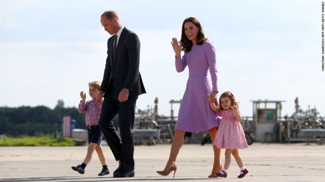 CNNE 445674 - 170904102008-duke-duchess-cambridge-family-exlarge-169