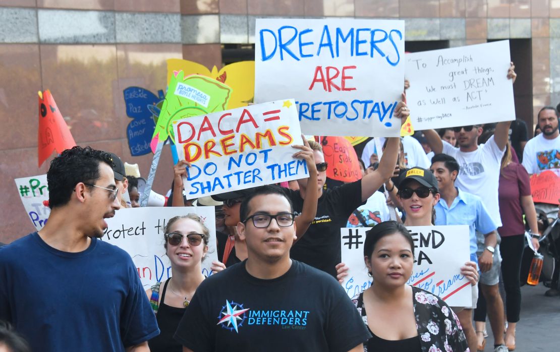 CNNE 445774 - us-politics-immigration-daca-rally