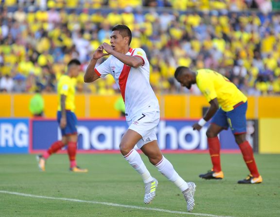 Perú derrotó a Ecuador en Quito y lo dejó sin aire en la eliminatoria