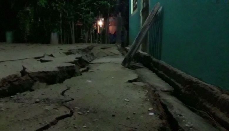 Reportan importantes afectaciones en Oaxaca y decretan emergencia en Chiapas.