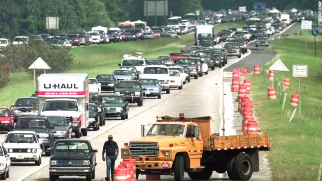 El recuerdo de la parálisis de las vías del estado de Georgia, por el paso del huracán Floyd en 1999 (en la foto), sigue en la mente de las autoridades de los estados que ahora están amenazados por la llegada de Irma.