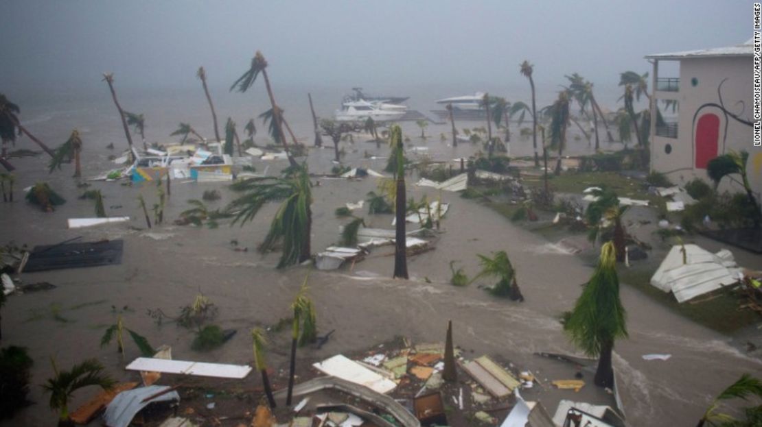 El paso del huracán Irma causó serios estragos en la isla de San Martín.