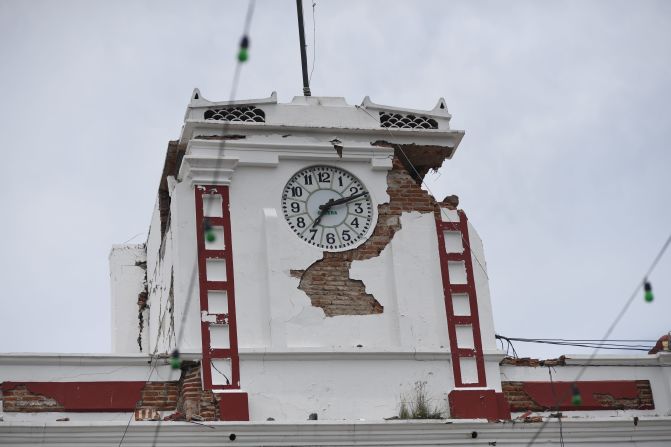 El palacio municipal de Juchitán de Zaragoza, en Oaxaca, resultó severamente dañado.