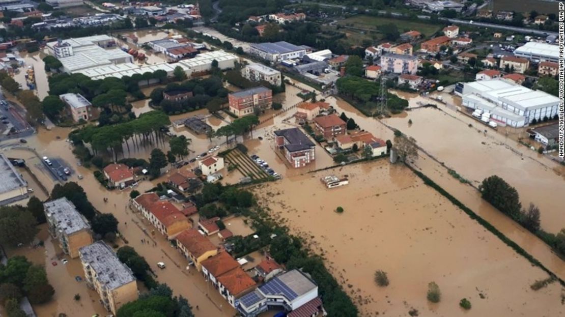 Vista aérea de la ciudad de Livorno (Italia), tras las inundaciones.