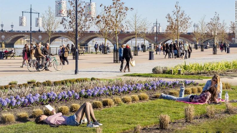 6. Burdeos — La ciudad francesa tiene la cantidad más alta de días soleados del top 10. También tiene el tercer lugar en términos de percepción de seguridad y tiene uno de los niveles más bajos de polución acústica.