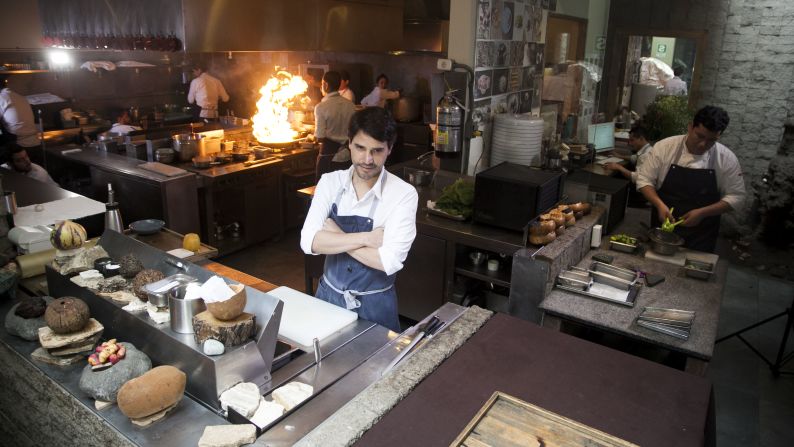 Por la elaboración de sus recetas, algunos dicen que en Central se combinan la cocina y la alquimia.