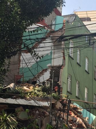 Muchas paredes y edificios se derrumbaron por el terremoto en México.