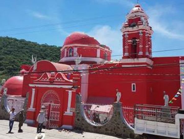 La fachada de la iglesia de Chila de la Sal, tras el terremoto.