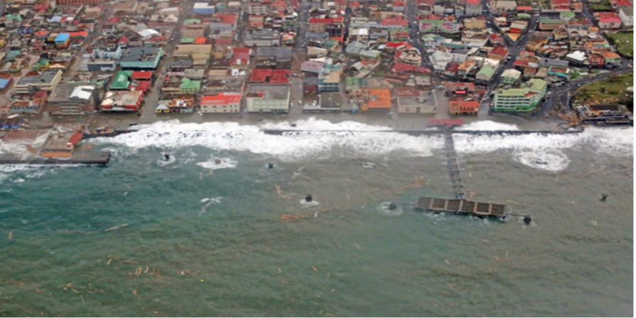 El huracán María, que tocó tierra por primera vez como una tormenta de categoría 5, causó en Dominica una “devastación generalizada”, según el primer ministro de la nación caribeña Roosevelt Skerrit.