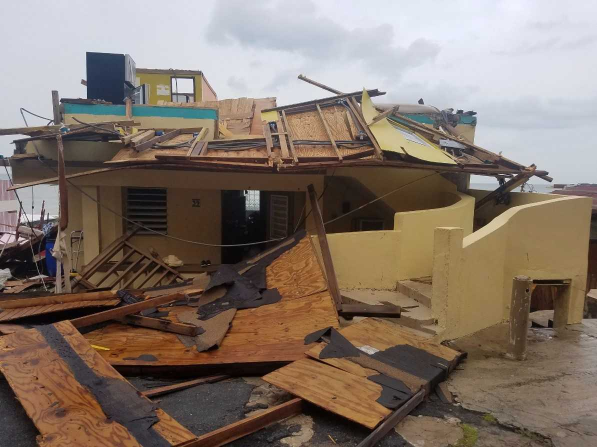 El barrio de San Juan La Perla, escenario del videoclip de la canción "Despacito" de Luis Fonsi, fue severamente afectado por el huracán María.