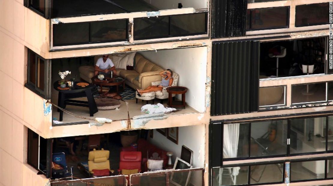 Un apartamento se quedó sin pared luego del paso del huracán María en San Juan, la capital de Puerto Rico.