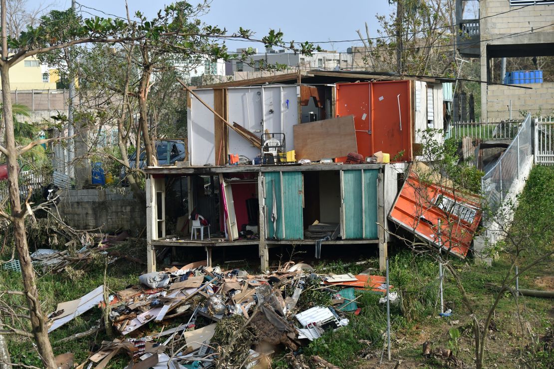 CNNE 453414 - puertorico-weather-hurricane-carribean-gasoline