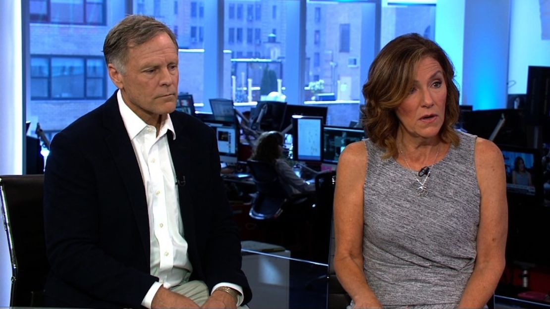 Fred y Cindy Warmbier, padres de Otto Warmbier -estadounidense condenado a 15 años de trabajos forzados en Corea del Norte- durante una entrevista con CNN Newsroom.