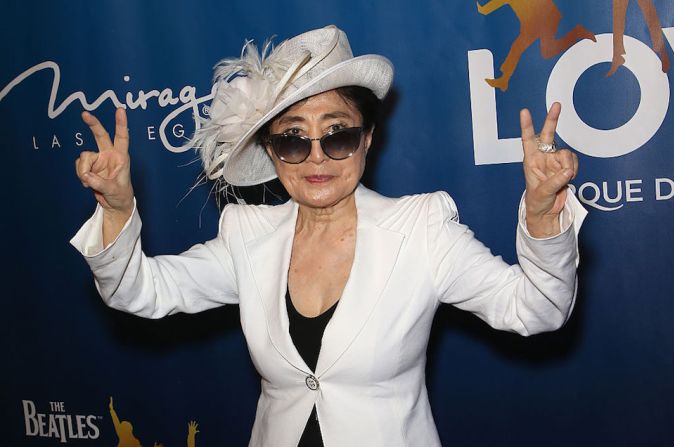 La artista y activista japonesa Yoko Ono también dio su respaldo al manifiesto a favor del referéndum sobre la independencia de Cataluña.