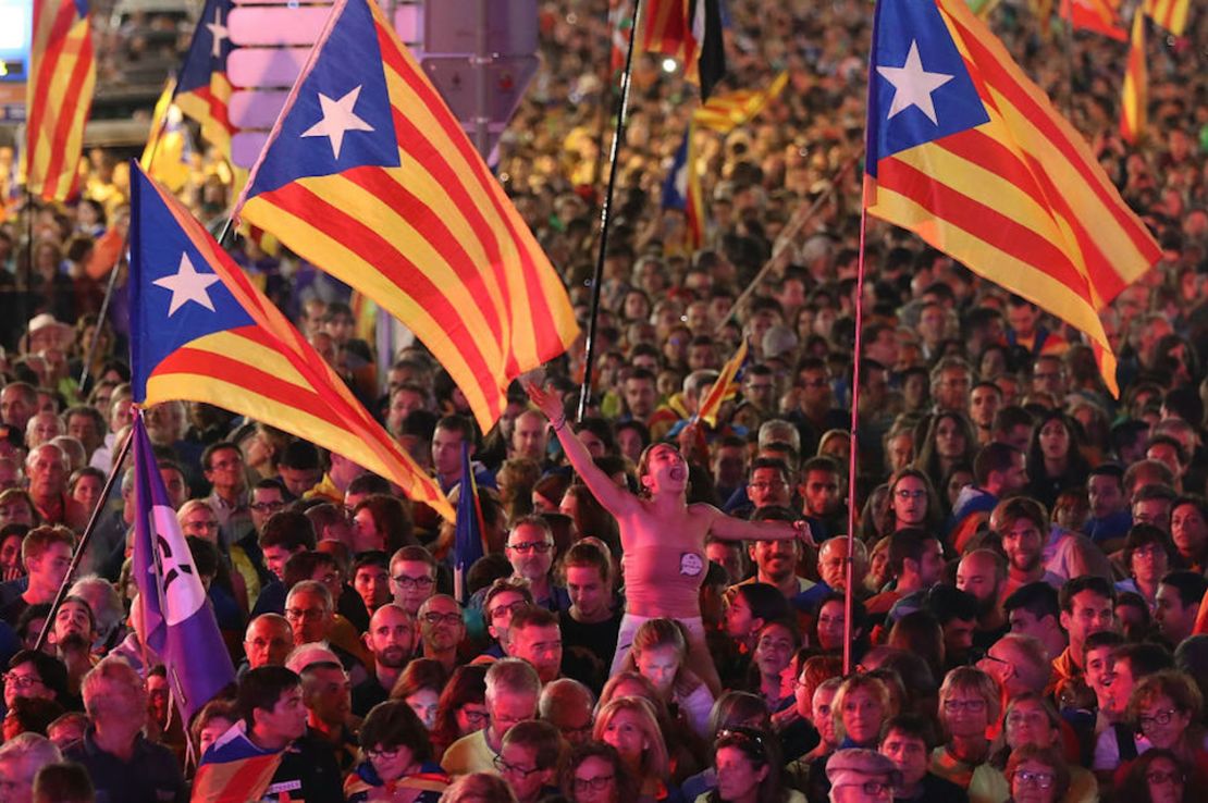 Manifestantes a favor de la independencia durante la campaña rumbo al referéndum en Cataluña de 2017.