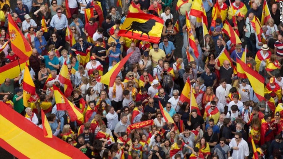 El sábado, miles de personas protestaron en Madrid contra el referéndum en Cataluña.