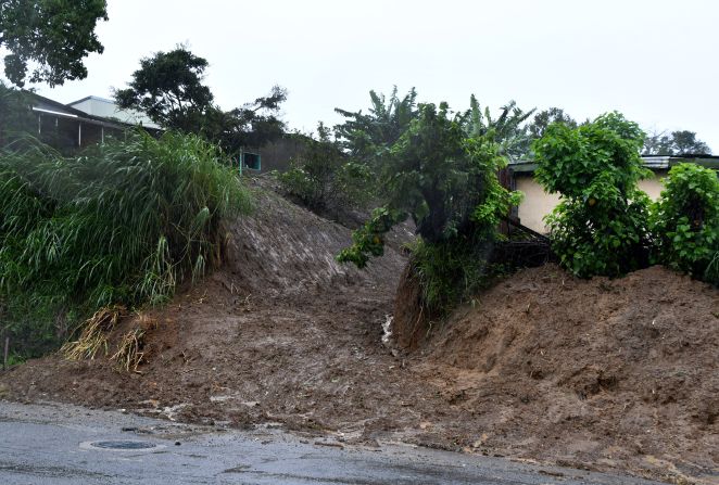 Un deslizamiento por las fuertes lluvias de Nate en Cartago, Costa Rica, el 5 de octubre.