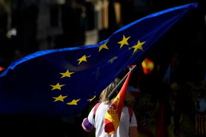 También hubo banderas de la Unión Europea.