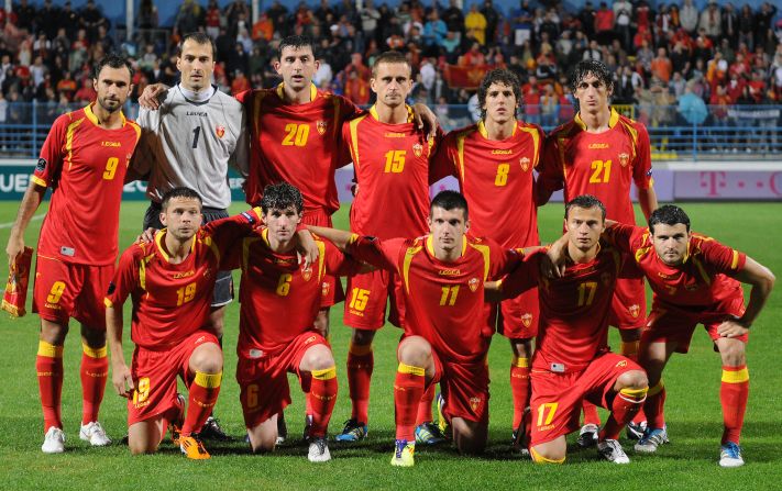 Stefan Savic y Stevan Jovetic (Montenegro). Montenegro no irá a Rusia-2018 y, con ello, dejará por fuera a dos estrellas del fútbol: Stevan Jovetic (hoy en el Mónaco de Francia, número 8 en la foto) y Stefan Savic (su club es el Atlético de Madrid, número 21 en la foto).