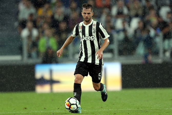 Miralem Pjanic (Bosnia-Herzegovina). Calificado como el mejor jugador de su país, el mediocampista de la Juventus también es considerado uno de los mejores en su posición en la liga italiana.