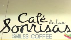 CNNE 458554 - cnnee-nuestro-mundo-pkg-samantha-lugo-nicaragua-cafe-de-las-sonrisas-00025313-exlarge-169