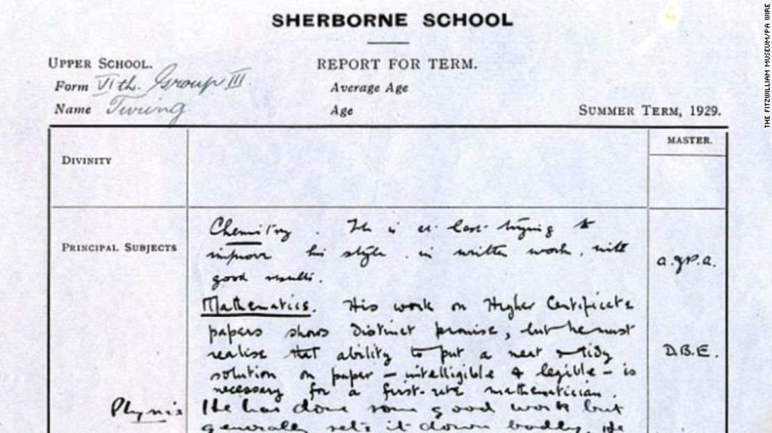 El reporte escolar de Alan Turing, que se exhibe en la exposición Codebreakers and Groundbreakers en el Museo Fitzwilliam de Cambridge.