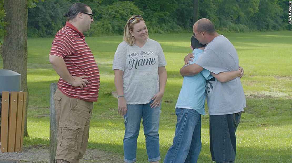 Kalib Swafford se reencuentra con su padre biológico, James Fuller, por primera vez en 10 años.