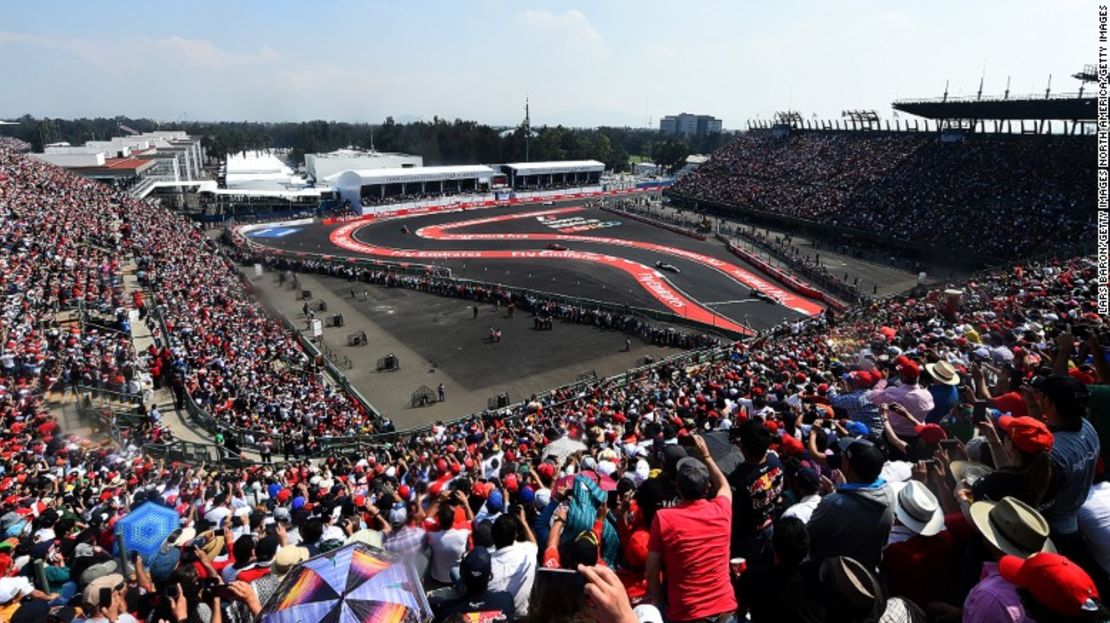 La sección de estadio en el Autódromo Hermanos Rodríguez.