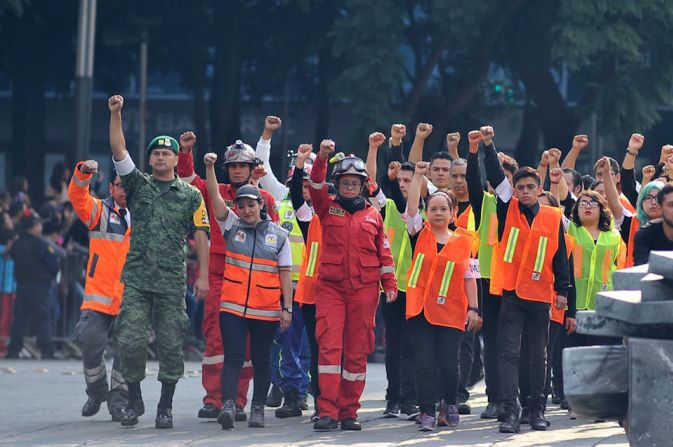 Durante el evento se honró la memoria de las víctimas del sismo del 19 de septiembre y se reconoció a voluntarios y rescatistas.