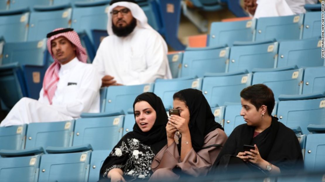 Por primera vez en la historia de Arabia Saudita, en septiembre pasado las mujeres pudieron entrar al Estadio Rey Fahd, de Riad, para celebrar el aniversario número 87 del reino.