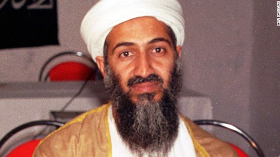 El líder de al Qaeda, Osama bin Laden, en una antigua oto de archivo.