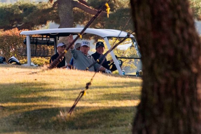 Abe y Trump también disfrutaron uno de los pasatiempos favoritos de ambos: jugar al golf.