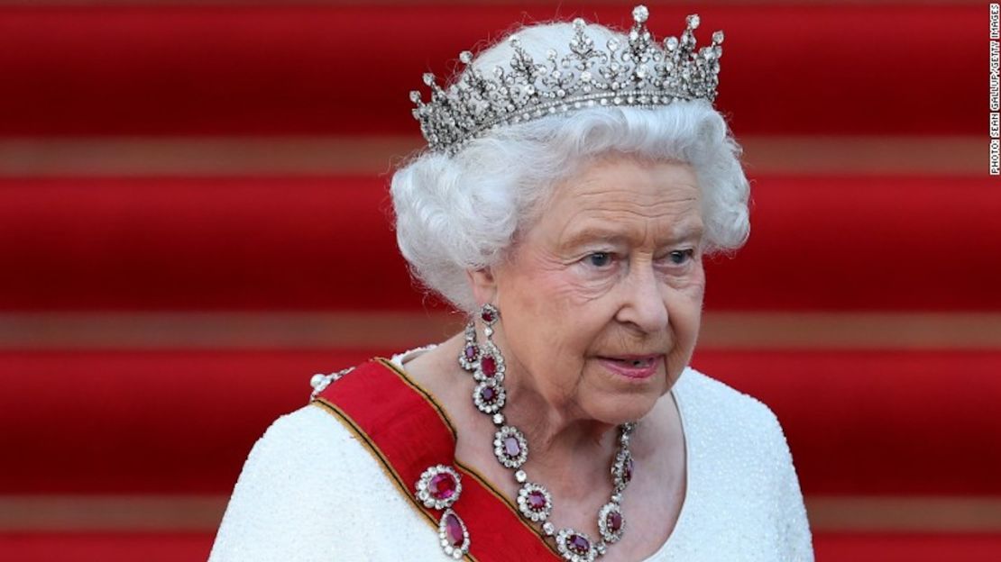 CNNE 464602 - 160420145613-queen-elizabeth-ii-780x439