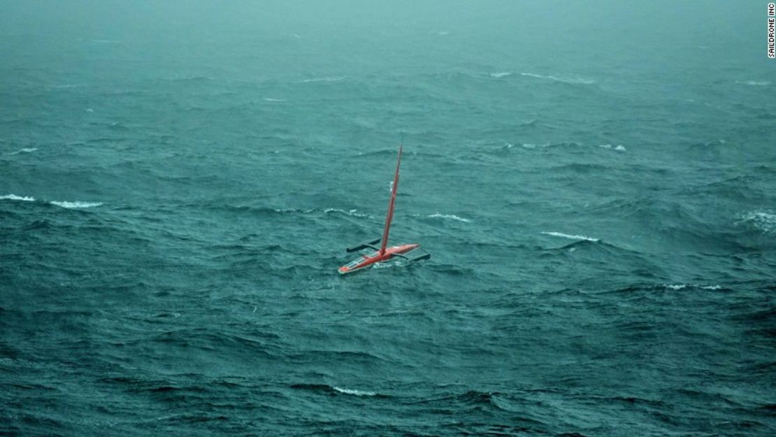 Los Saildrones están diseñados para sobrevivir a condiciones extremas de huracanes.
