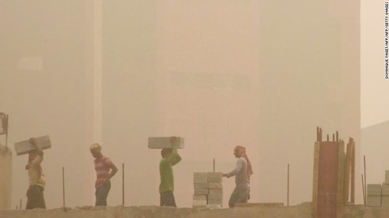 La capital de la India está sufriendo de niveles de contaminación muy por encima de lo considerado seguro por la Organización Mundial de la Salud. Mira en esta galería imágenes de la capital india, cubierta por el smog.