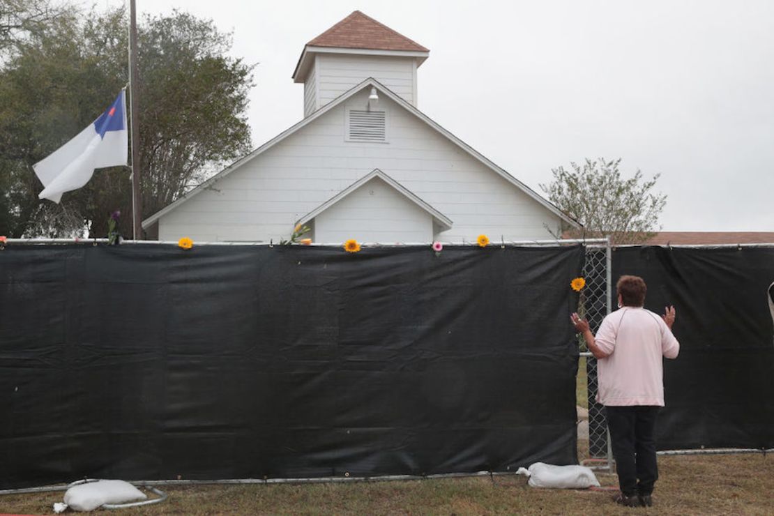 CNNE 465962 - first baptist church opens to public, week after mass shooting inside the church