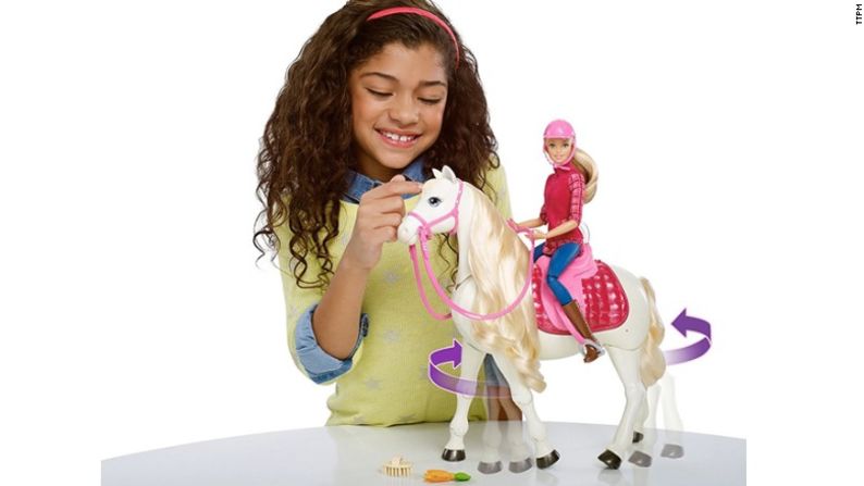 4. Barbie DreamHorse: aunque la famosa muñeca ha tenido algunos caballos en el pasado, este es el más interactivo hasta el momento. Precio: 100 dólares.