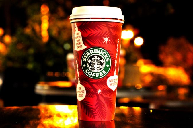 Los vasos de Starbucks de las fiestas de 2009 incluían adornos de árbol de Navidad. Los ornamentos mostraban mensajes como: "Ojalá todos los días fueran feriados".