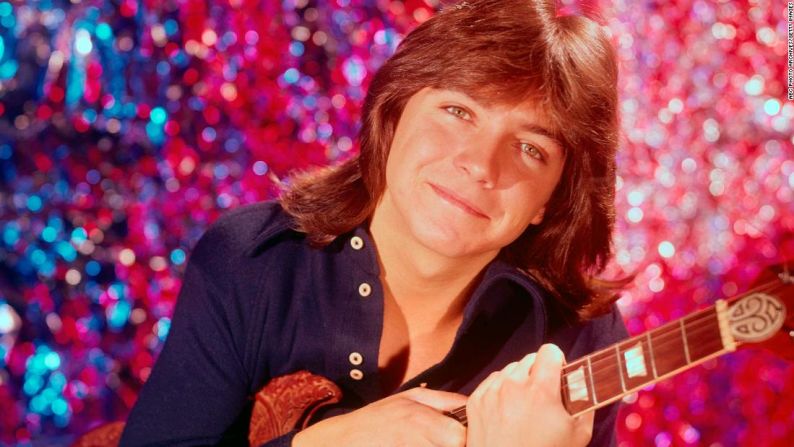 El actor y cantante David Cassidy, conocido por su papel en la serie 'The Partridge Family, 'murió a los 67 años el 21 de noviembre, dijo su publicista. Estaba en un hospital de Fort Lauderdale, Florida, por falla en sus órganos.