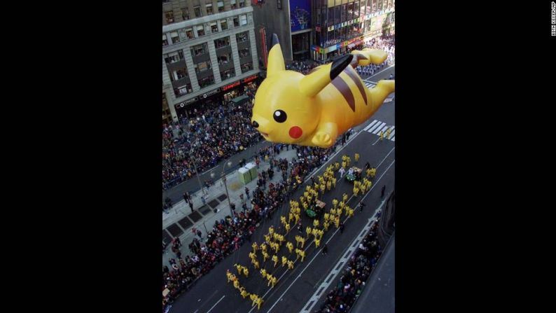 Pikachu (2001): el adorable personaje de Pokemon flota sobre Nueva York en su primera aparición en 2001. Era la edición número 75 del desfile.