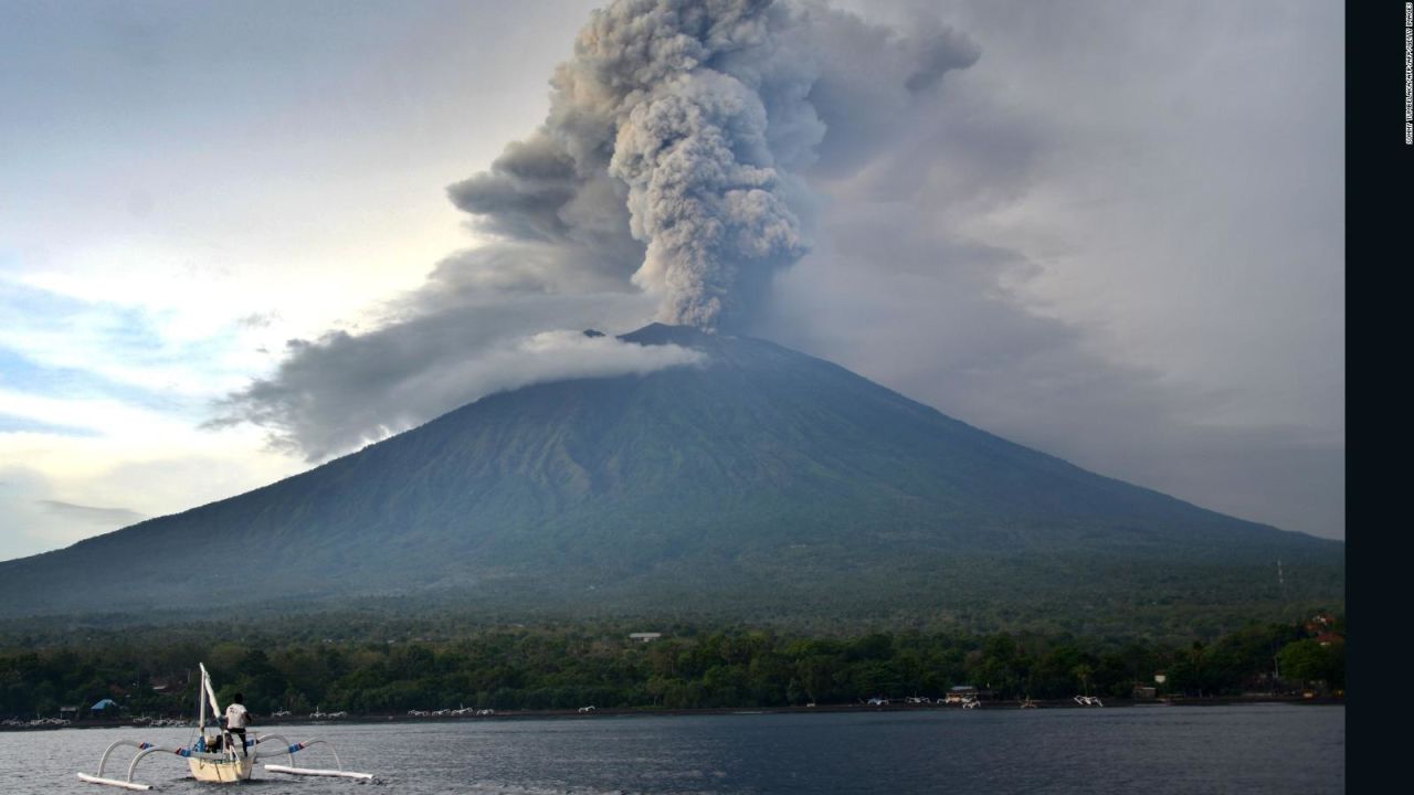 CNNE 470215 - agung volcan