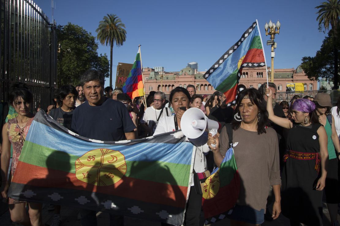 Las comunidades mapuches en Argentina siguen protestando. Aquí te explicamos por qué.