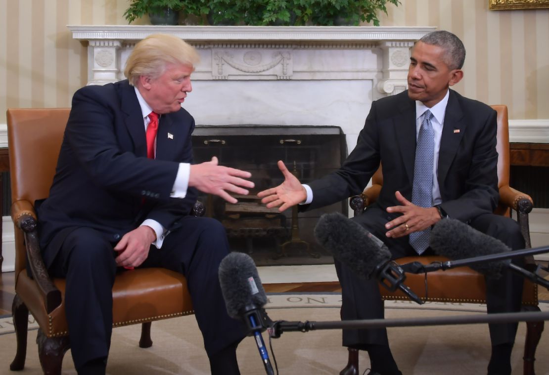 CNNE 470540 - obama-handshake-trump-cnn