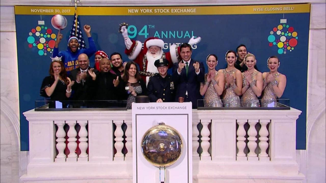 CNNE 471173 - dow jones record fiesta wall street