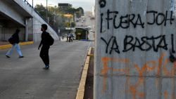 CNNE 474014 - honduras joh juan orlando hernandez protestas violencia elecciones