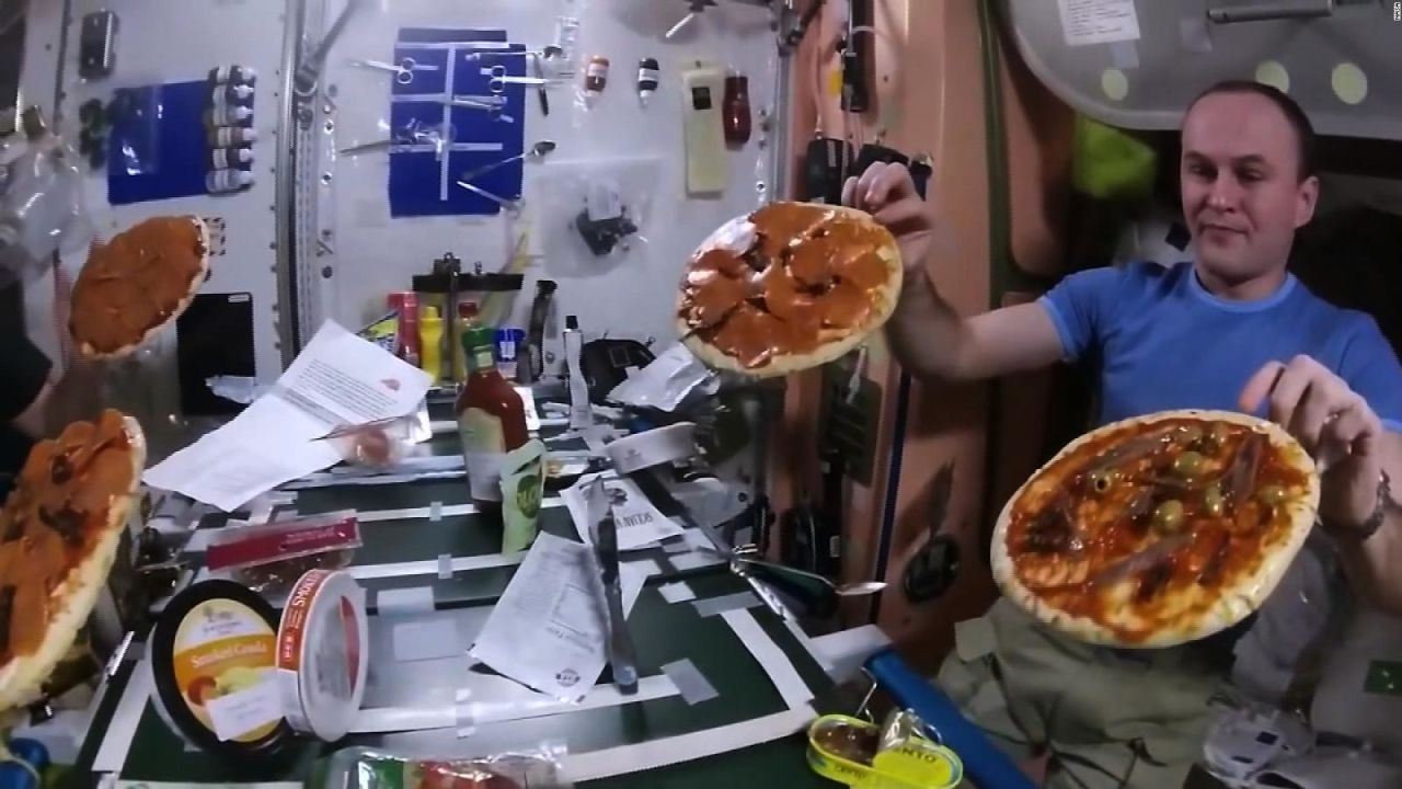 CNNE 474356 - pizza espacio nasa