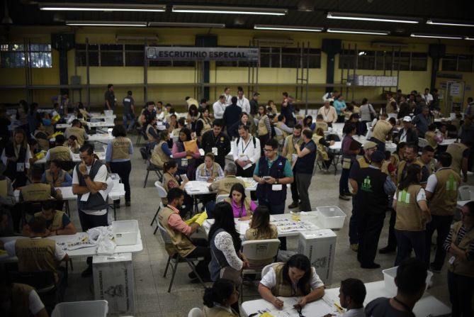 El Tribunal Supremo Electoral de Honduras amplió hasta el próximo viernes el plazo para impugnar los resultados de las elecciones presidenciales.